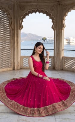 Royal Palace Portrait — Fuchsia Anarkali Grace, Mughal Grandeur & Timeless Elegance