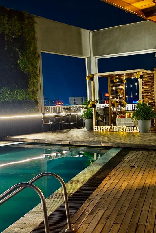 Poolside Cabana Birthday Setup 3