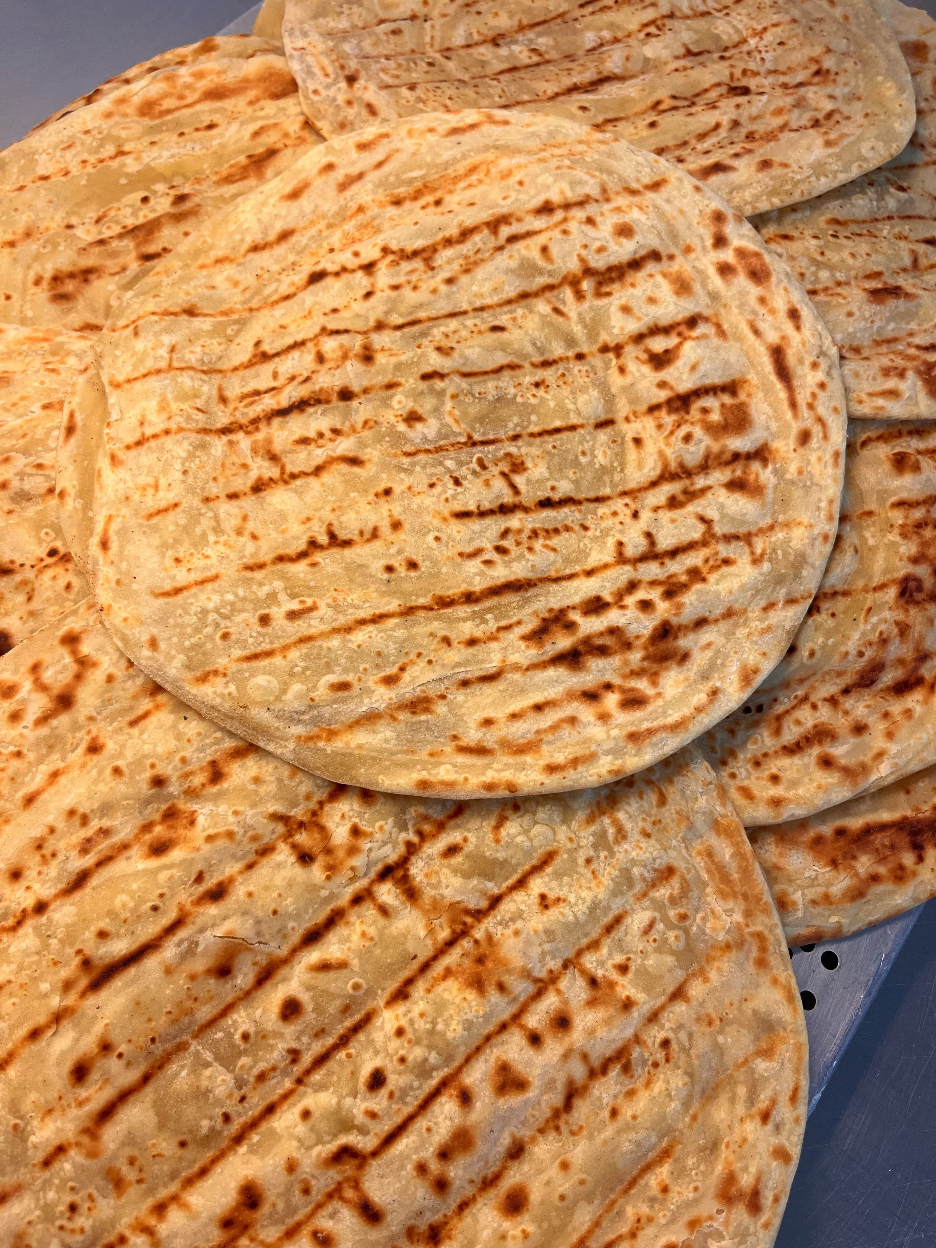 Crescia sfogliata marchigiana produzione artigianale