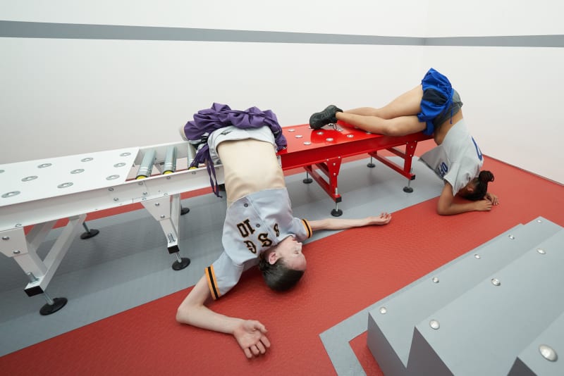 Step 2. HSUBAND, 2025. Catinca Malaimare. Performers: Zara Sands, Elisabeth Mulenga