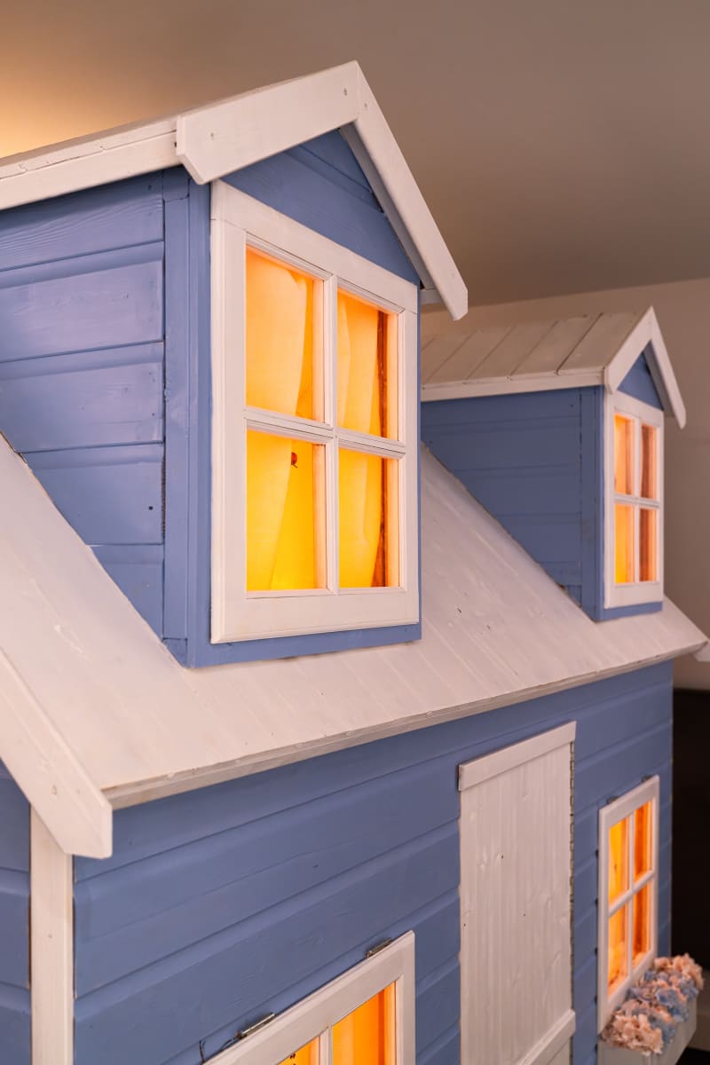 Detail of Milk Teeth, Wildfire (2025) by Amélie Mckee and Melle Nieling.