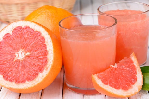 some glasses of grapefruit juice