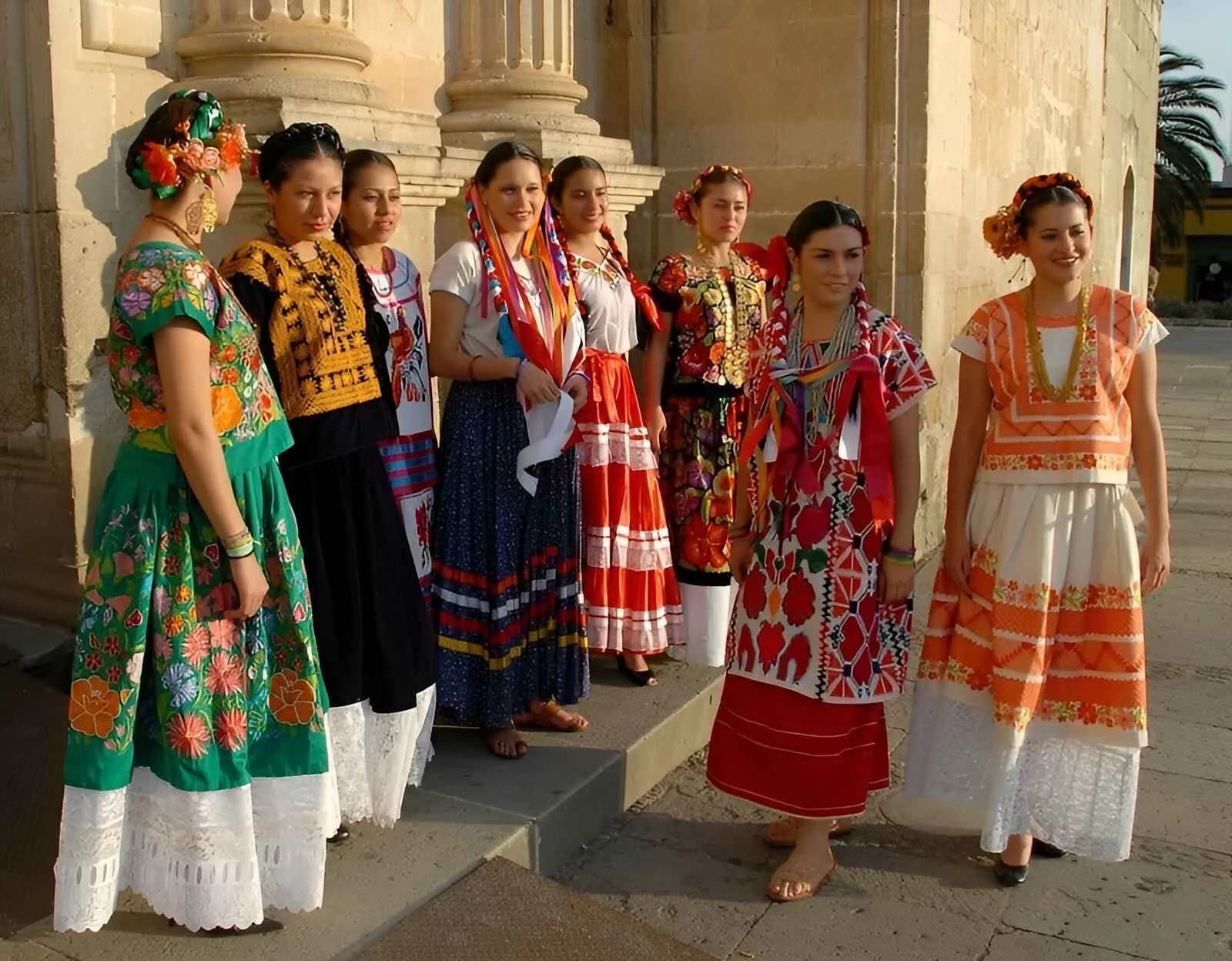 Women dressed in Tehuana from Oaxaca