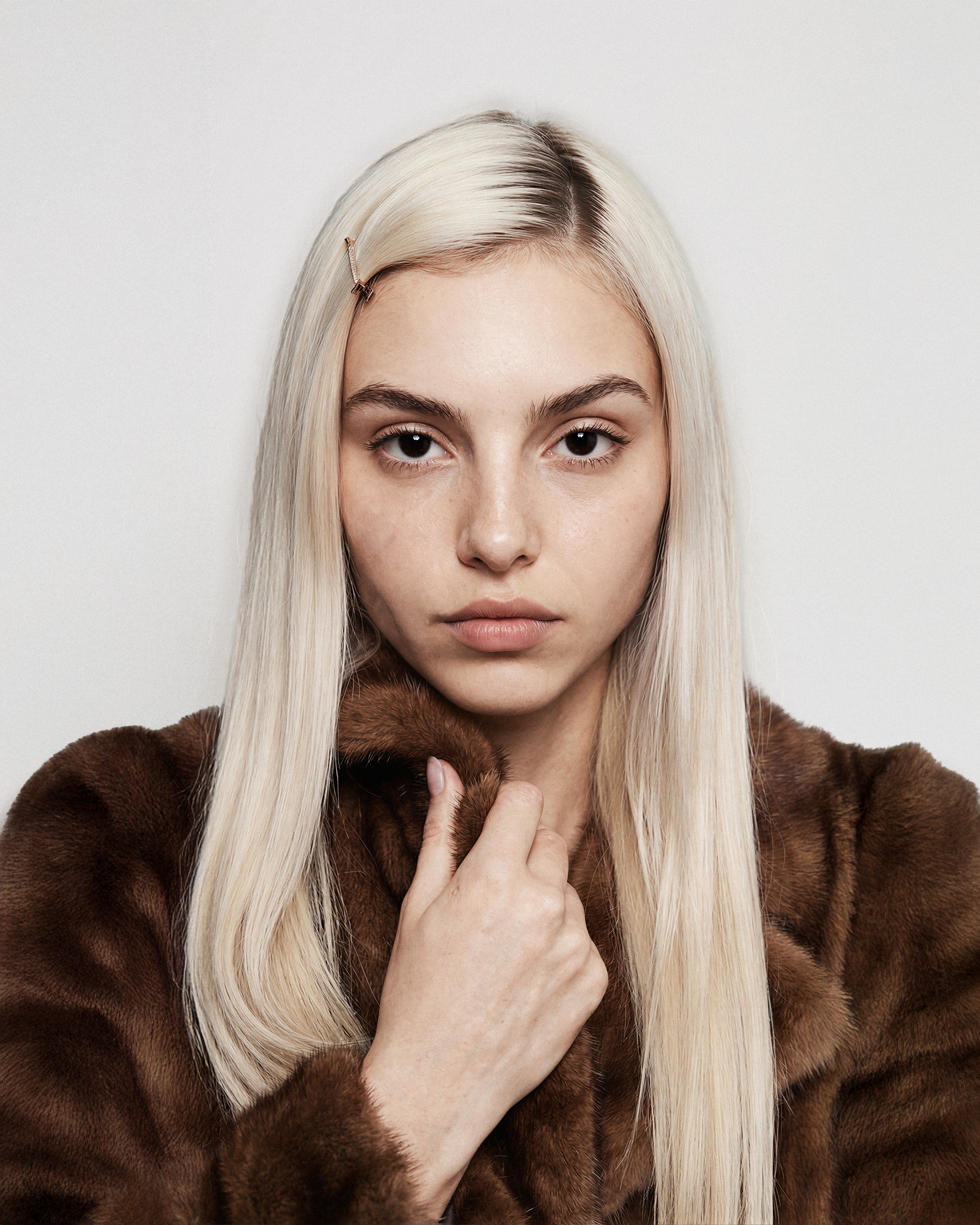 Tania - Modelo digital hiperrealista generada con IA