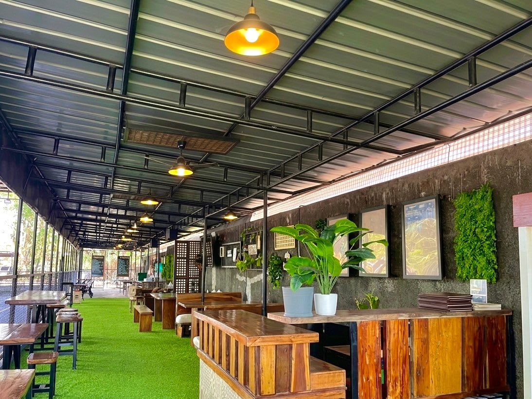 Delta Pickleball Courts — lounge area