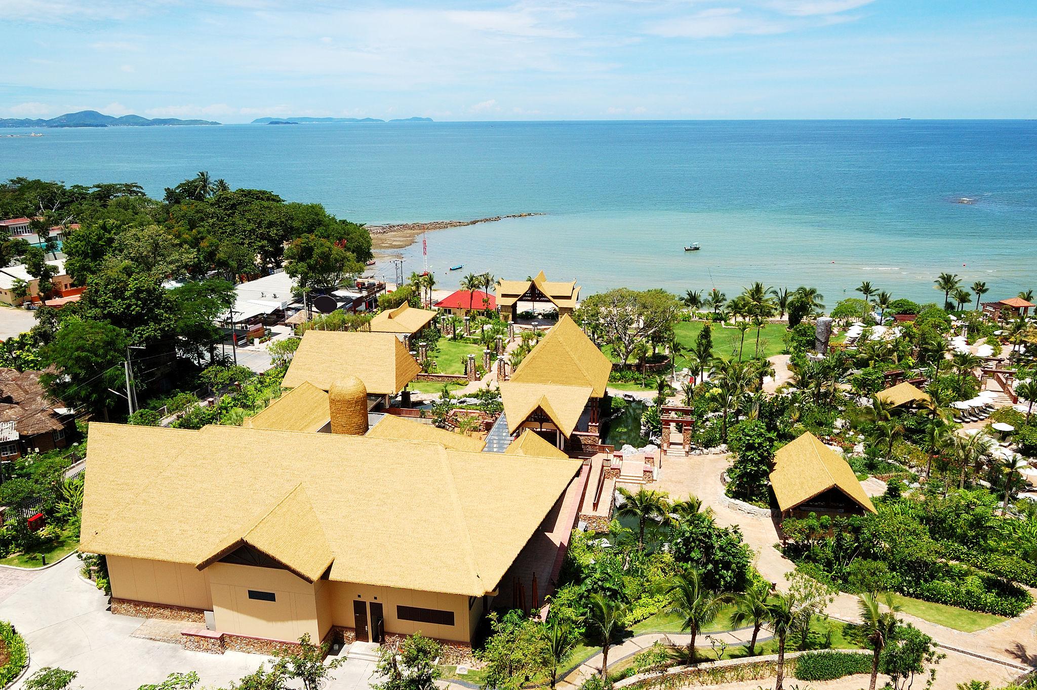  Beach of the modern luxury hotel, Pattaya, Thailand