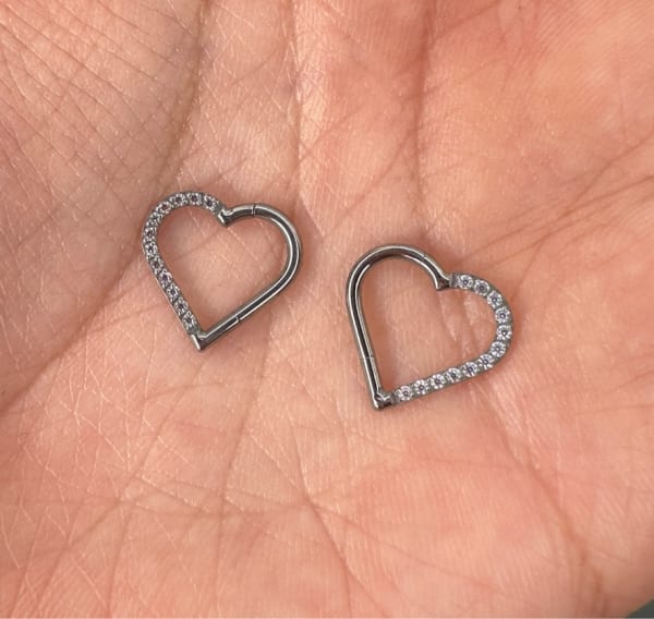 Arracada corazón con piedras (pieza) - Imagen 6