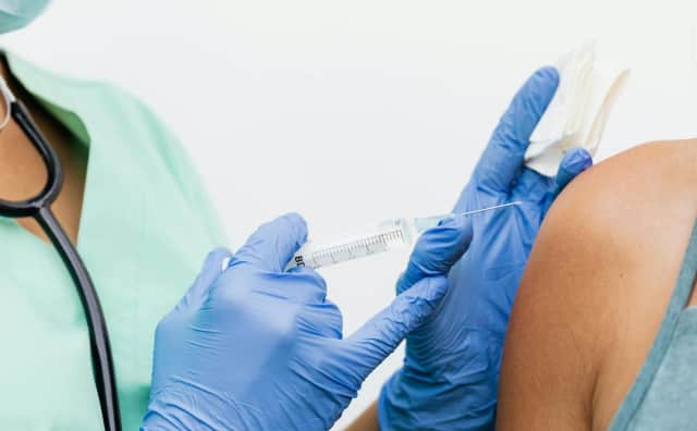 Bayer, COVID Aşı Teknolojisi Konusunda Pfizer, Moderna ve BioNTech'i Devraldı