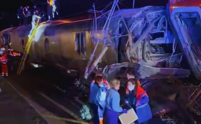 İspanya'da Trajedi Gecesi: Yüksek Hızlı Trenler Çarpıştı, En Az 39 Kişi Öldü