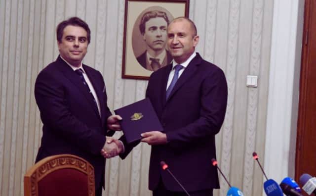 Asen Vassilev'den Radev'e: Güçlü Avrupalı ​​Bulgaristan ile Orban Modeli Arasında Seçim Yapın