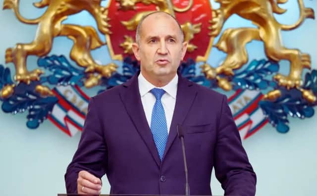 Anket, Radev'in Başkanlıktan İstifasına Güçlü Kamu Desteği Gösteriyor