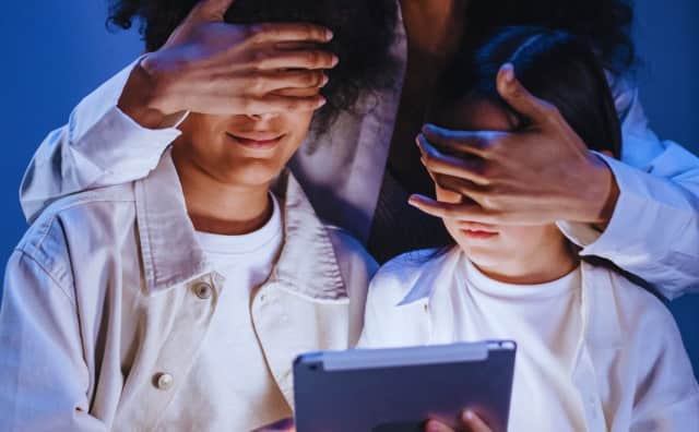 Fransa Parlamentosu 15 Yaş Altı Çocuklara Yönelik Sosyal Medya Yasağını Destekledi