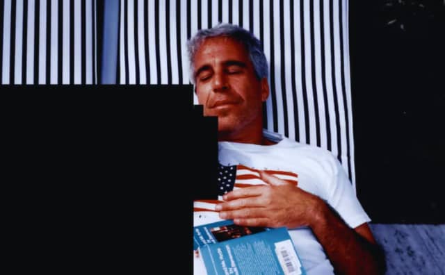 Epstein Dosyaları Skandalı: İstismar Mağdurlarının Kimlikleri Yanlışlıkla Ortaya Çıktı, Büyük Tepki!