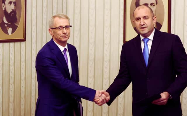 Denkov'dan Radev'e Şartlı Destek Mesajı: Yolsuzlukla Mücadele Vurgusu