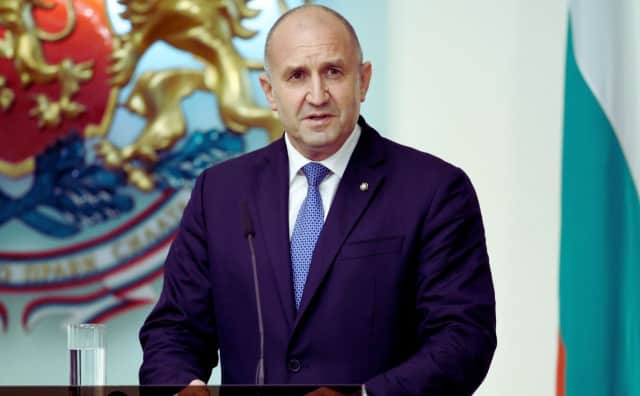 Bulgaristan'da Rumen Radev Ankette Lider Çıktı: %33 Destek Tek Başına İktidara Yetmiyor