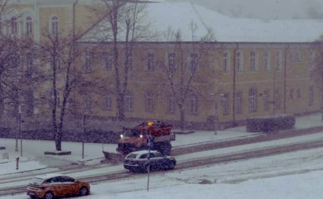 Bulgaristan'da Kış Kabusu: Yoğun Kar ve Fırtına Onlarca Köyü Elektriksiz Bıraktı