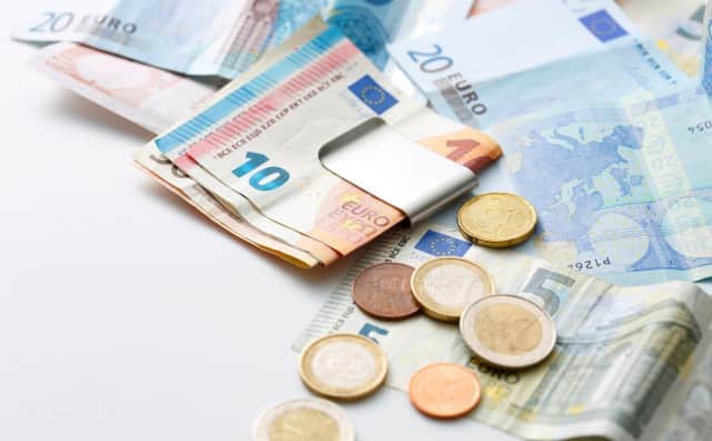 Bulgaristan'da Maaşlar Yükselişte: 2025'te %11 Artışa Rağmen Bölgesel Uçurumlar Sürüyor