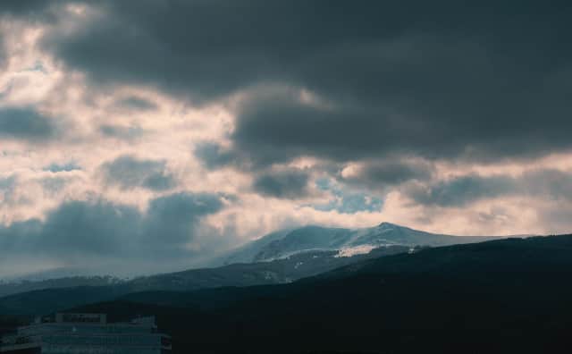 Bulgaristan'ı Soğuk Hava Dalgası Vuracak: Şiddetli Yağış ve Kuvvetli Rüzgar Uyarısı (24 Şubat)