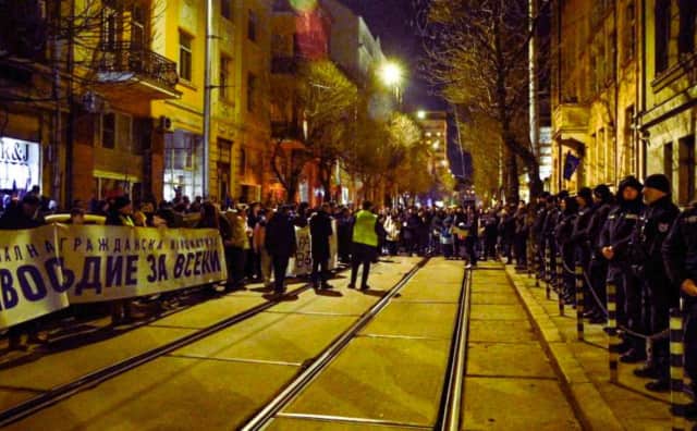 Sofya'da Başsavcı Sarafov'a İstifa Çağrısı: Binler Sokağa Çıktı