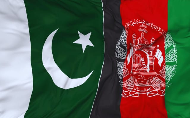 Pakistan ve Afganistan Arasında 'Açık Savaş' Gerilimi: Sınırda Karşılıklı Ölümcül Saldırılar