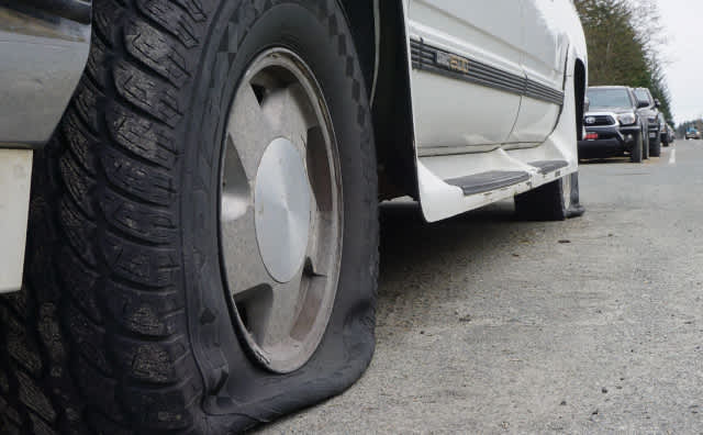 Sofya'nın Ovça Kupel Bölgesi'nde Gizemli Lastik Kesme Olayları: Hedef Sadece Şehir Dışı Plakalı Araçlar