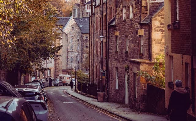 Yurtdışındaki Bulgarların Seçim Süreci Zora Giriyor: İskoçya ve Kuzey İrlanda'da Yeni Kurallar Endişe Yaratıyor