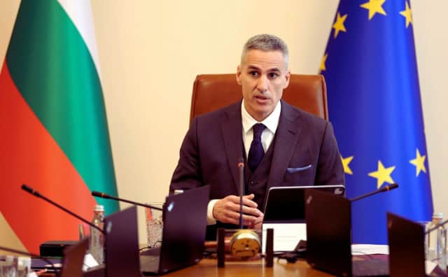 Bulgaristan'dan Çifte Güvence: Yakıt Tedariki İstikrarlı, Orta Doğu'dan İlk Tahliyeler Dönüyor