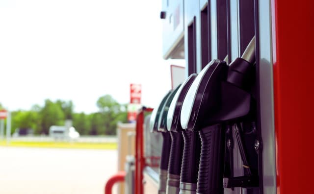 Bulgaristan Enerji Bakanı'ndan Güvence: Yakıt Fiyatları Cüzi Arttı, Gaz ve Elektrik Tedariki Nisan'a Kadar Sağlam