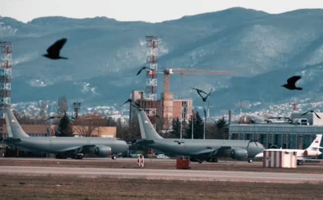 Bulgaristan'da İHA Alarmı: Sofya Havalimanı'nda Hava Sahası Geçici Olarak Kapatıldı