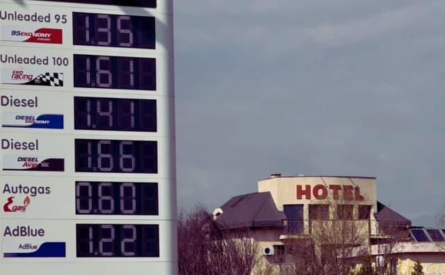 Akaryakıt Turizmi: Yunan ve Rumen Sürücüler Ucuz Benzin İçin Bulgaristan'a Akın Ediyor