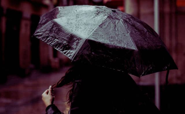 Bulgaristan'da Sert Hava Koşulları: Yüksek Kesimlerde Kar, Kıyılarda Fırtına Alarmı