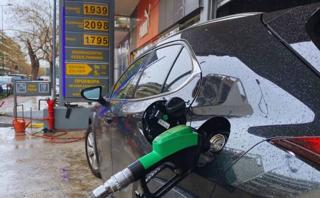 Yunanistan'da Akaryakıt Krizi: Grev Korkusuyla İstasyonlarda Uzun Kuyruklar Oluştu