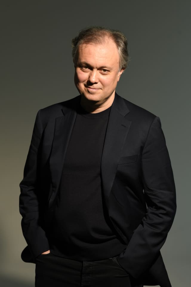 Finans Dünyasından Klasik Müziğin Zirvesine: Alexey Shor'un Büyüleyici Bestecilik Yolculuğu