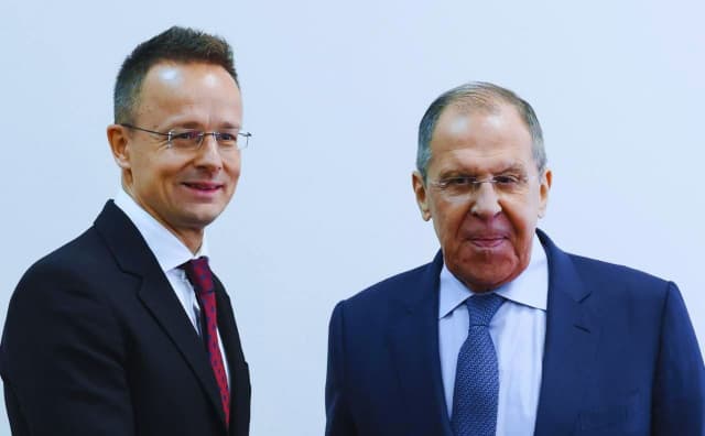 Macaristan Dışişleri Bakanı 'Köstebek' mi? Lavrov ile Sızan Kayıtlar Avrupa'da Casusluk Krizi Yarattı