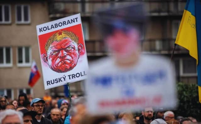 Slovakya'da 'Macaristan Etkisi': Fico'nun Postayla Oy Kullanımını Bitirme Planına Büyük Tepki