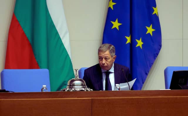 Bulgaristan'da Yeni Dönem: 52. Meclis Büyük Güç Kaymaları ve Bölünmelerle Açıldı