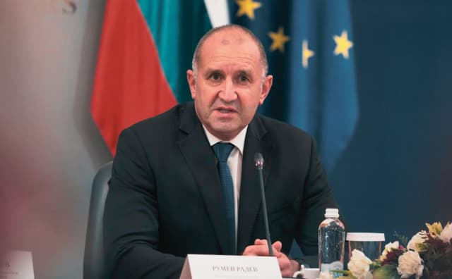 Bulgaristan Başbakanı Radev'den Piyasa Müdahalesi Mesajı: Fiyatları Belirlemeyeceğiz, Ancak Üreticiyi ve Tüketiciyi Koruyacağız