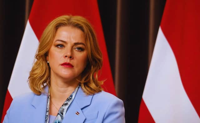 Letonya'da Drone Krizi Hükümeti Yıktı: Başbakan Siliņa İstifa Etti