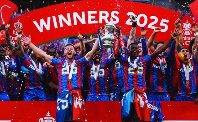 Crystal Palace Rayo Vallecano'yu Devirdi: Konferans Ligi Şampiyonu!
