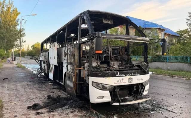 Donetsk'te yolcu otobüsüne insansız hava aracı saldırısı: 8 ölü