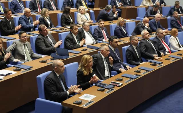 Bulgaristan'da Milletvekili Maaşlarına Fren: Otomatik Zam Dönemi Sona Erdi