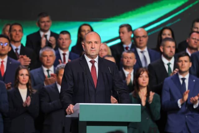 Radev Hükümetinde Çelişkiler Zinciri: “Bugün Bir Başka, Yarın Bir Başka” Eleştirisi
