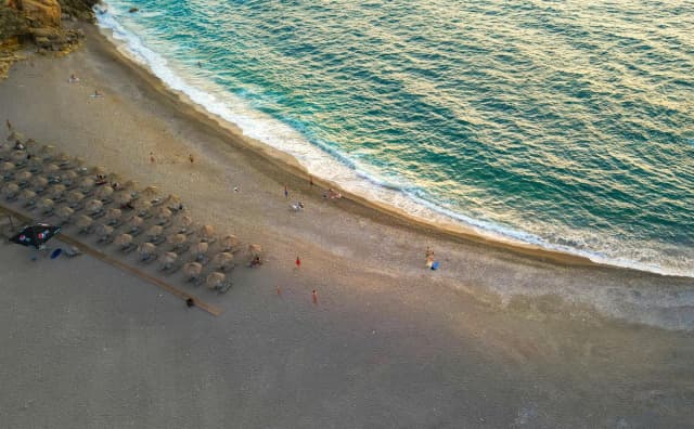 Yunanistan Plajlarda Kuralları Sıkılaştırdı: İşte Yeni Yasaklar ve Cezalar