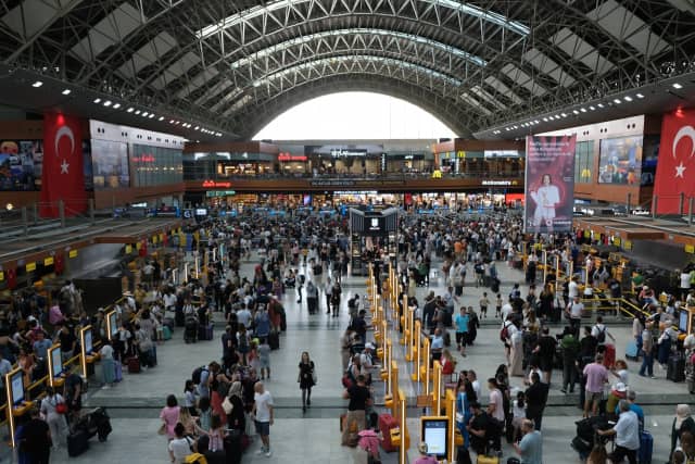 İstanbul Havalimanı'nda 380 TL'lik Su Fiyatına Soruşturma Başlatıldı