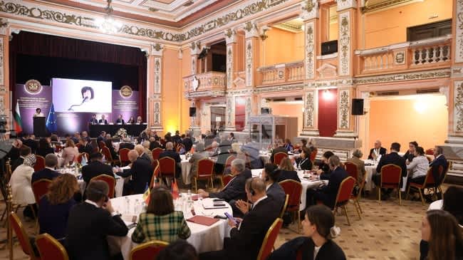 Bulgaristan Anayasa Mahkemesi 35. Yılını Uluslararası Zirveyle Kutladı