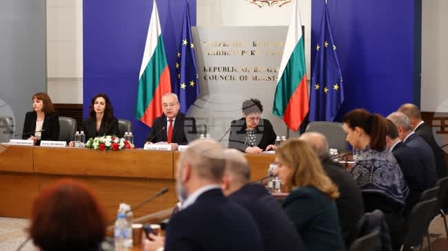 Bulgaristan'da 2027 Asgari Ücret Krizi: İşverenler Destekliyor, Sendikalar Tepkili