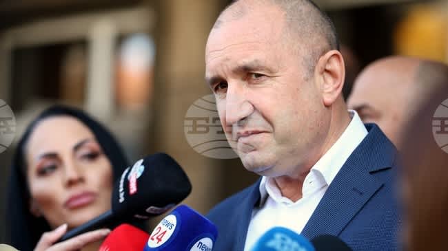 Başkan Radev'den Mizahi Facebook Sayfalarının Kapatılması İddialarına Hükümet Yanıtı: 'İlgimiz Yok'