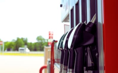 Bulgaristan Enerji Bakanı'ndan Güvence: Yakıt Fiyatları Cüzi Arttı, Gaz ve Elektrik Tedariki Nisan'a Kadar Sağlam