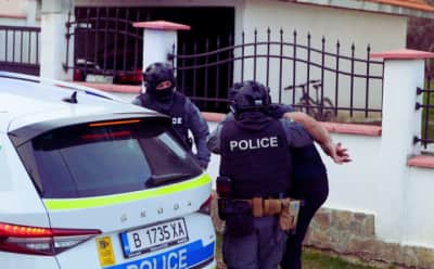 Bulgaristan'da Seçim Öncesi Büyük Operasyon: Oy Satın Alma Şebekelerine Darbe