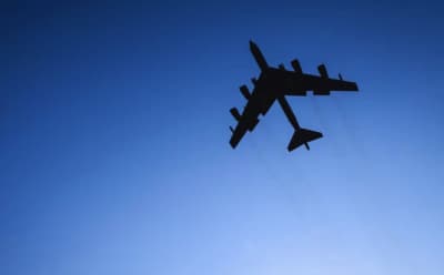 İspanya, ABD'nin İran Operasyonlarıyla Bağlantılı Uçaklarına Hava Sahasını Kapattı, Trump'ın Baskısına Meydan Okudu